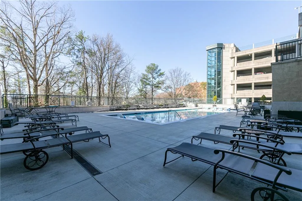 3040 Peachtree Road Nw Unit 1509, Atlanta, Georgia 30305, 1 Bedroom Bedrooms, ,1 BathroomBathrooms,Residential,For Sale,3040 Peachtree Road Nw Unit 1509,7540720