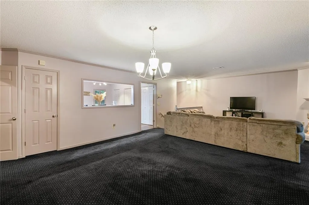 907 Hollyfax Circle Unit 907, Sandy Springs, Georgia 30328, 2 Bedrooms Bedrooms, ,2 BathroomsBathrooms,Residential,Sold,907 Hollyfax Circle Unit 907,6035062
