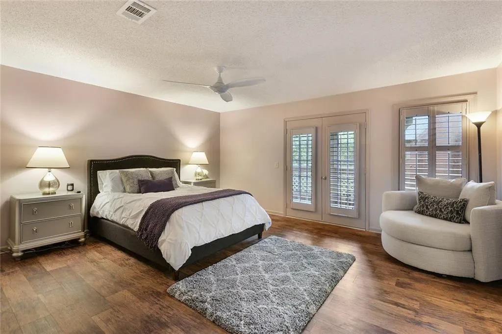 907 Hollyfax Circle Unit 907, Sandy Springs, Georgia 30328, 2 Bedrooms Bedrooms, ,2 BathroomsBathrooms,Residential,Sold,907 Hollyfax Circle Unit 907,6035062