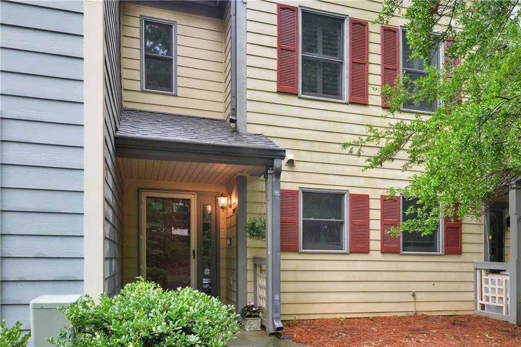 907 Hollyfax Circle Unit 907, Sandy Springs, Georgia 30328, 2 Bedrooms Bedrooms, ,2 BathroomsBathrooms,Residential,Sold,907 Hollyfax Circle Unit 907,6035062
