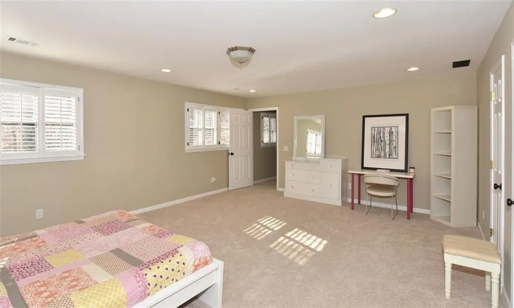 280 Landfall Road, Sandy Springs, Georgia 30328, 5 Bedrooms Bedrooms, ,3 BathroomsBathrooms,Residential,Sold,280 Landfall Road,5612719