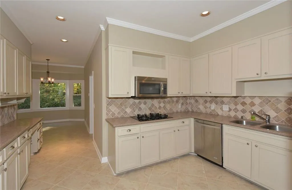 280 Landfall Road, Sandy Springs, Georgia 30328, 5 Bedrooms Bedrooms, ,3 BathroomsBathrooms,Residential,Sold,280 Landfall Road,5612719