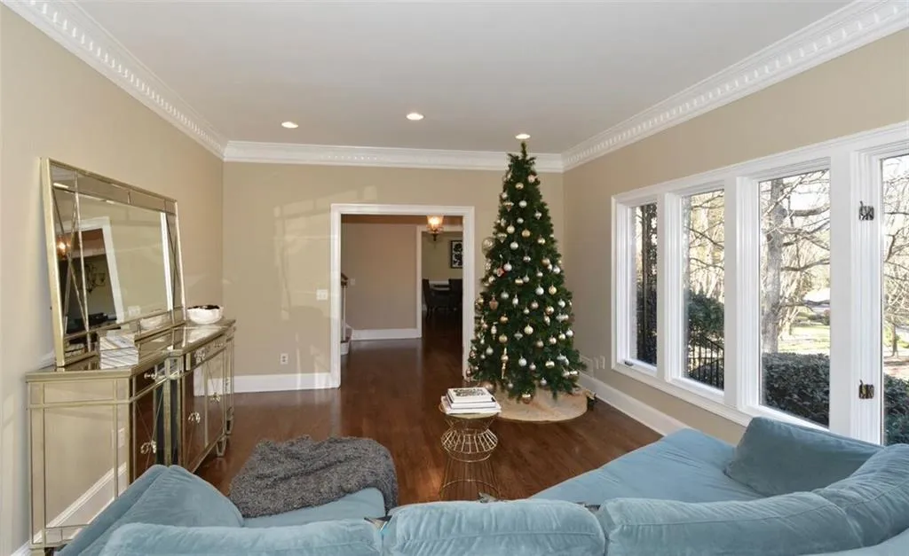 280 Landfall Road, Sandy Springs, Georgia 30328, 5 Bedrooms Bedrooms, ,3 BathroomsBathrooms,Residential,Sold,280 Landfall Road,5612719