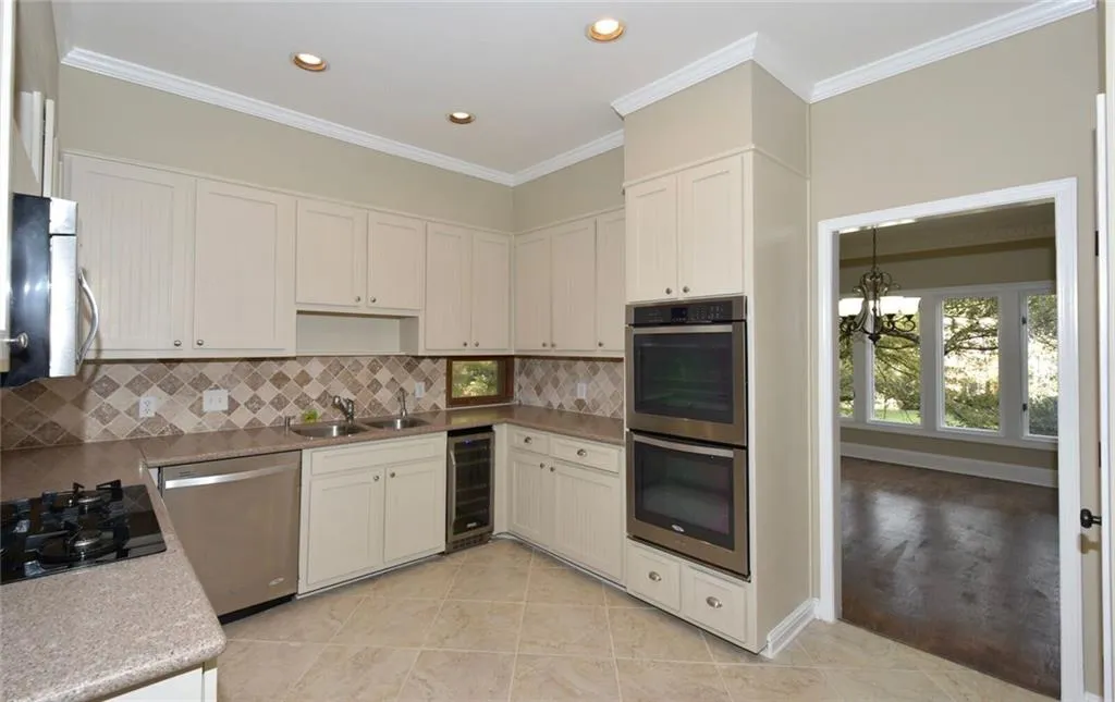 280 Landfall Road, Sandy Springs, Georgia 30328, 5 Bedrooms Bedrooms, ,3 BathroomsBathrooms,Residential,Sold,280 Landfall Road,5612719
