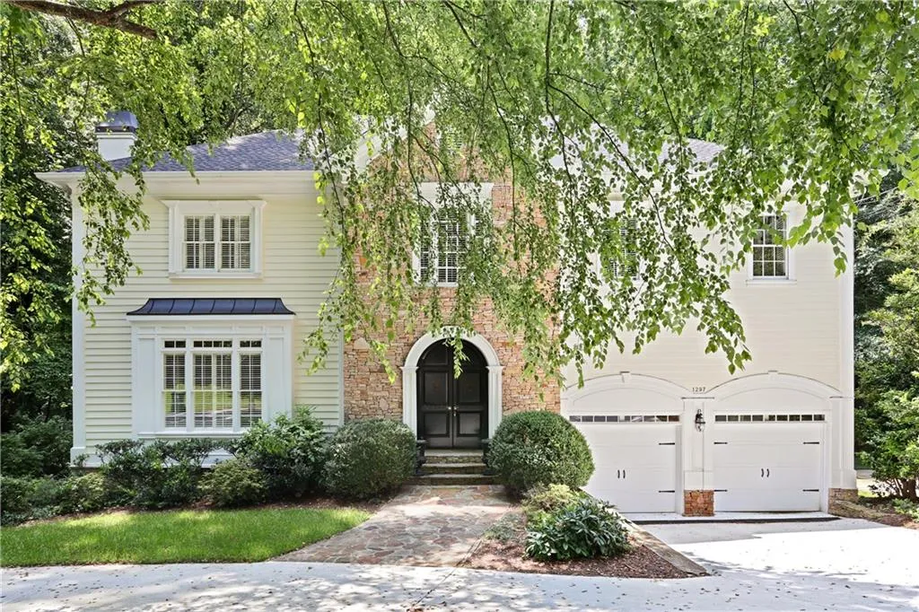 1297 Chaucer Lane Ne, Brookhaven, Georgia 30319, 4 Bedrooms Bedrooms, ,3 BathroomsBathrooms,Residential,Sold,1297 Chaucer Lane Ne,5860284