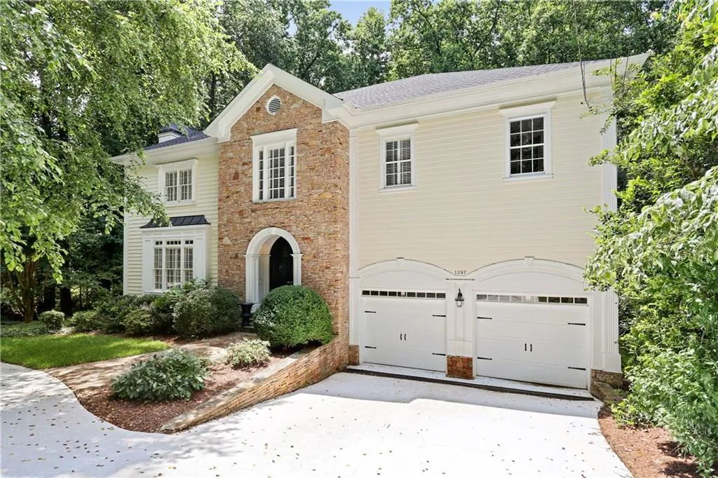 1297 Chaucer Lane Ne, Brookhaven, Georgia 30319, 4 Bedrooms Bedrooms, ,3 BathroomsBathrooms,Residential,Sold,1297 Chaucer Lane Ne,5860284