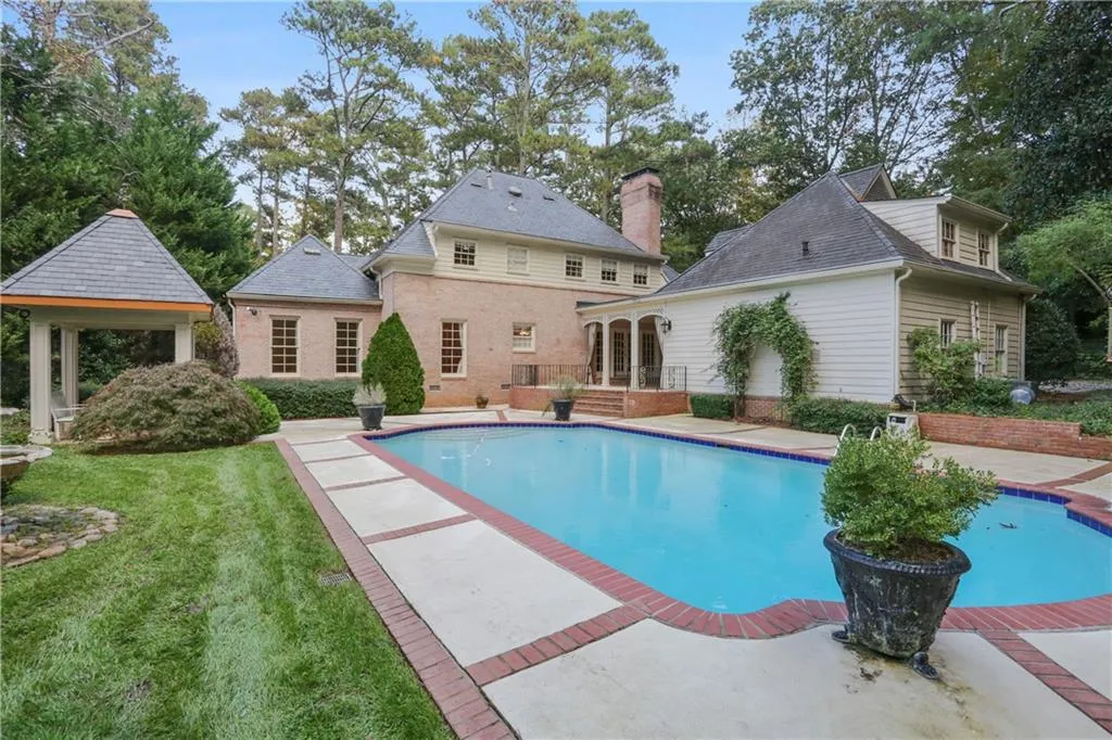 6250 Riverside Drive, Sandy Springs, Georgia 30328, 6 Bedrooms Bedrooms, ,4 BathroomsBathrooms,Residential,Sold,6250 Riverside Drive,6799839