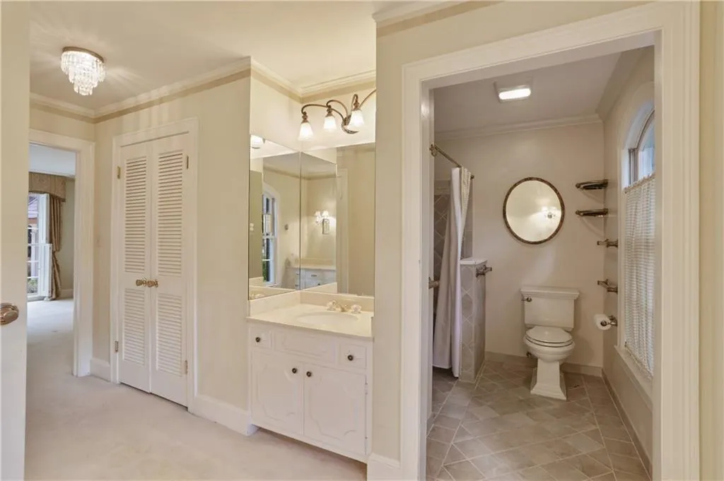 6250 Riverside Drive, Sandy Springs, Georgia 30328, 6 Bedrooms Bedrooms, ,4 BathroomsBathrooms,Residential,Sold,6250 Riverside Drive,6799839