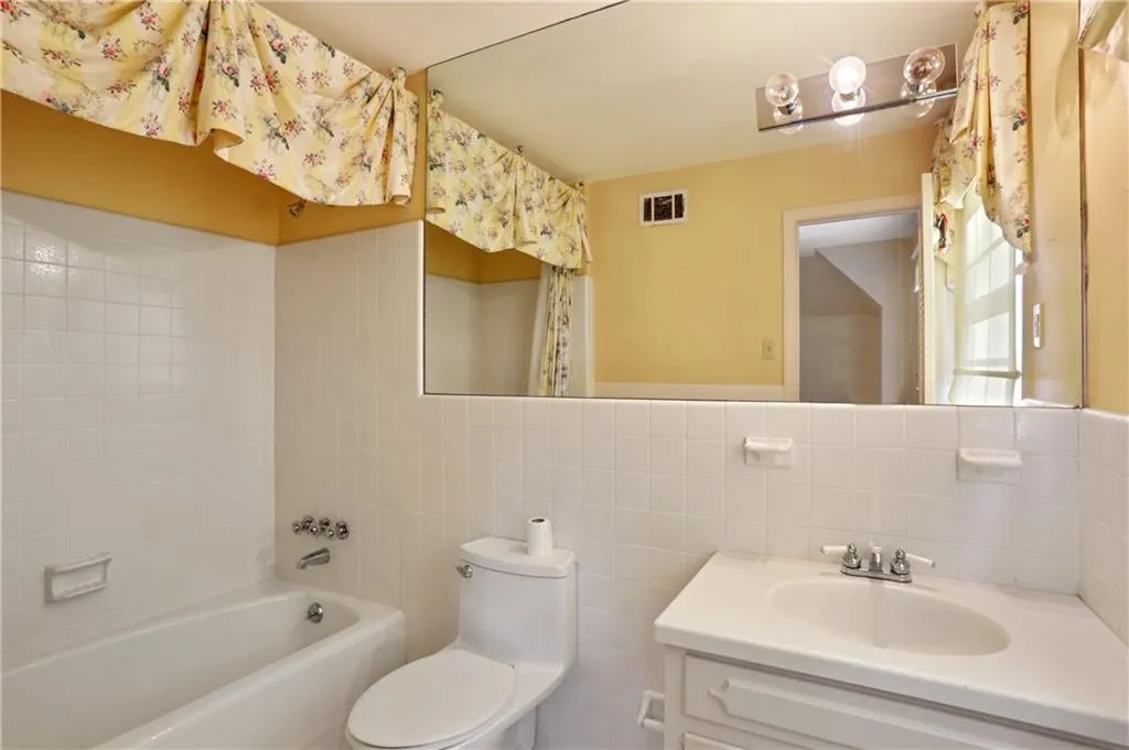 6250 Riverside Drive, Sandy Springs, Georgia 30328, 6 Bedrooms Bedrooms, ,4 BathroomsBathrooms,Residential,Sold,6250 Riverside Drive,6799839