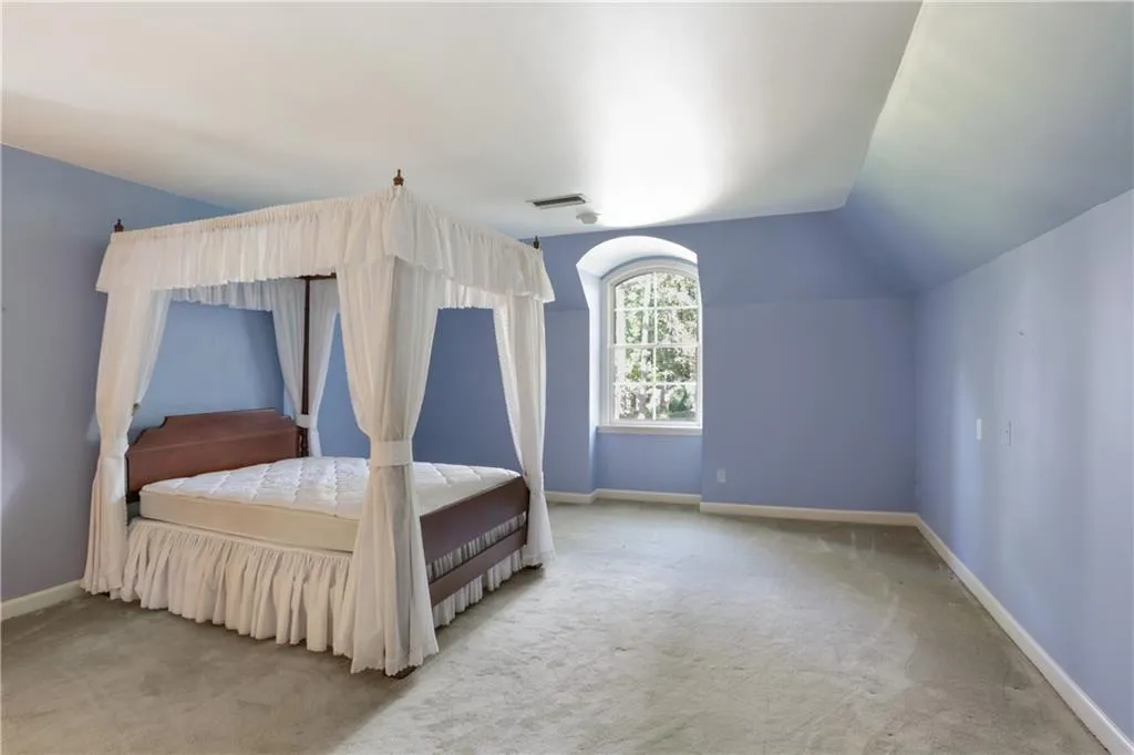 6250 Riverside Drive, Sandy Springs, Georgia 30328, 6 Bedrooms Bedrooms, ,4 BathroomsBathrooms,Residential,Sold,6250 Riverside Drive,6799839