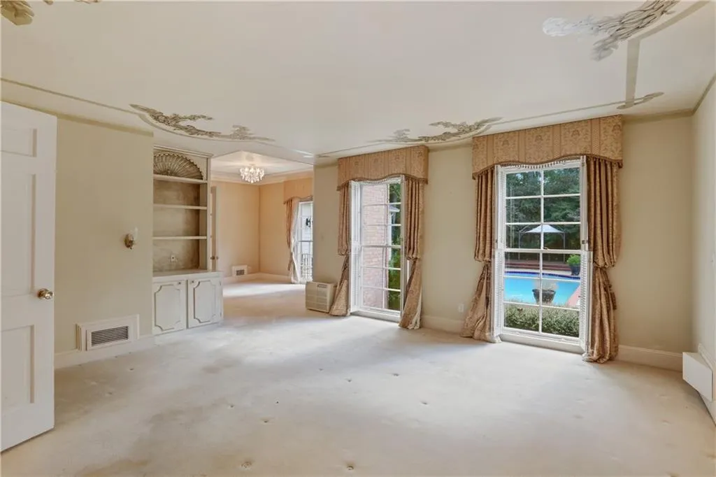 6250 Riverside Drive, Sandy Springs, Georgia 30328, 6 Bedrooms Bedrooms, ,4 BathroomsBathrooms,Residential,Sold,6250 Riverside Drive,6799839