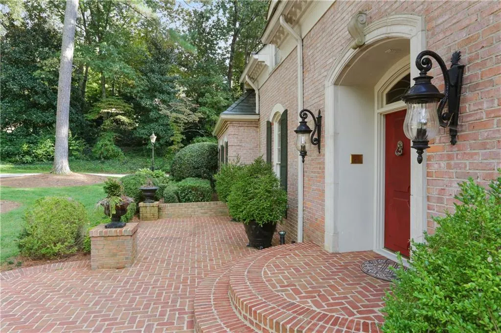 6250 Riverside Drive, Sandy Springs, Georgia 30328, 6 Bedrooms Bedrooms, ,4 BathroomsBathrooms,Residential,Sold,6250 Riverside Drive,6799839