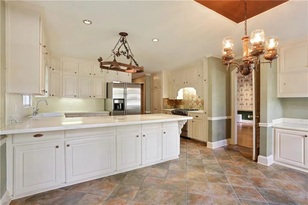 6250 Riverside Drive, Sandy Springs, Georgia 30328, 6 Bedrooms Bedrooms, ,4 BathroomsBathrooms,Residential,Sold,6250 Riverside Drive,6799839