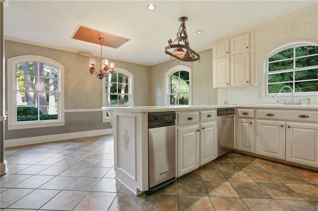 6250 Riverside Drive, Sandy Springs, Georgia 30328, 6 Bedrooms Bedrooms, ,4 BathroomsBathrooms,Residential,Sold,6250 Riverside Drive,6799839
