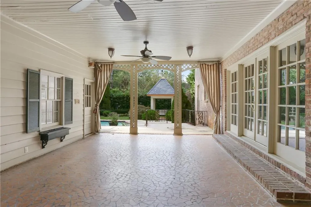 6250 Riverside Drive, Sandy Springs, Georgia 30328, 6 Bedrooms Bedrooms, ,4 BathroomsBathrooms,Residential,Sold,6250 Riverside Drive,6799839