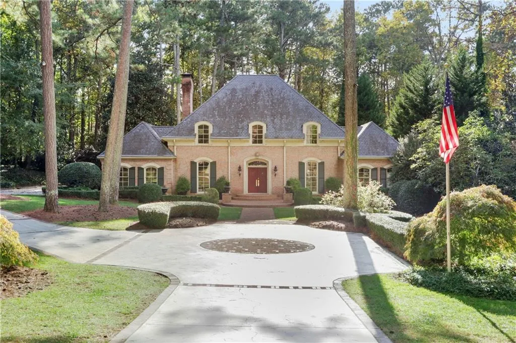 6250 Riverside Drive, Sandy Springs, Georgia 30328, 6 Bedrooms Bedrooms, ,4 BathroomsBathrooms,Residential,Sold,6250 Riverside Drive,6799839