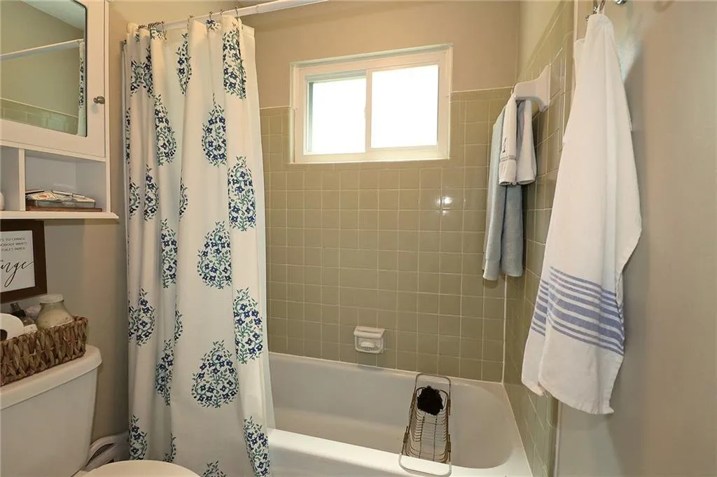 6700 Roswell Road Unit 22b, Atlanta, Georgia 30328, 2 Bedrooms Bedrooms, ,2 BathroomsBathrooms,Residential,Sold,6700 Roswell Road Unit 22b,6738378