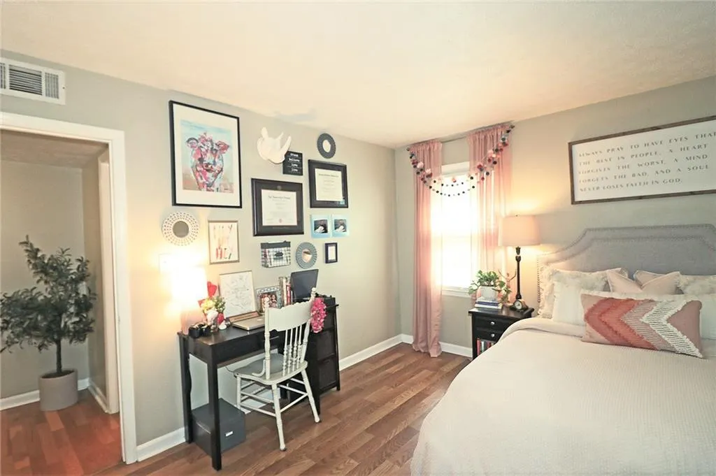 6700 Roswell Road Unit 22b, Atlanta, Georgia 30328, 2 Bedrooms Bedrooms, ,2 BathroomsBathrooms,Residential,Sold,6700 Roswell Road Unit 22b,6738378