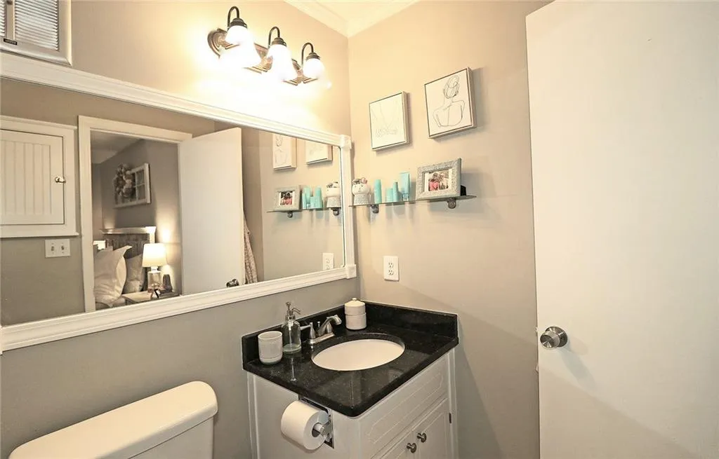 6700 Roswell Road Unit 22b, Atlanta, Georgia 30328, 2 Bedrooms Bedrooms, ,2 BathroomsBathrooms,Residential,Sold,6700 Roswell Road Unit 22b,6738378