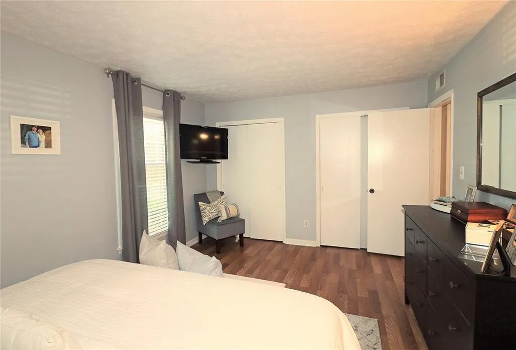6700 Roswell Road Unit 22b, Atlanta, Georgia 30328, 2 Bedrooms Bedrooms, ,2 BathroomsBathrooms,Residential,Sold,6700 Roswell Road Unit 22b,6738378