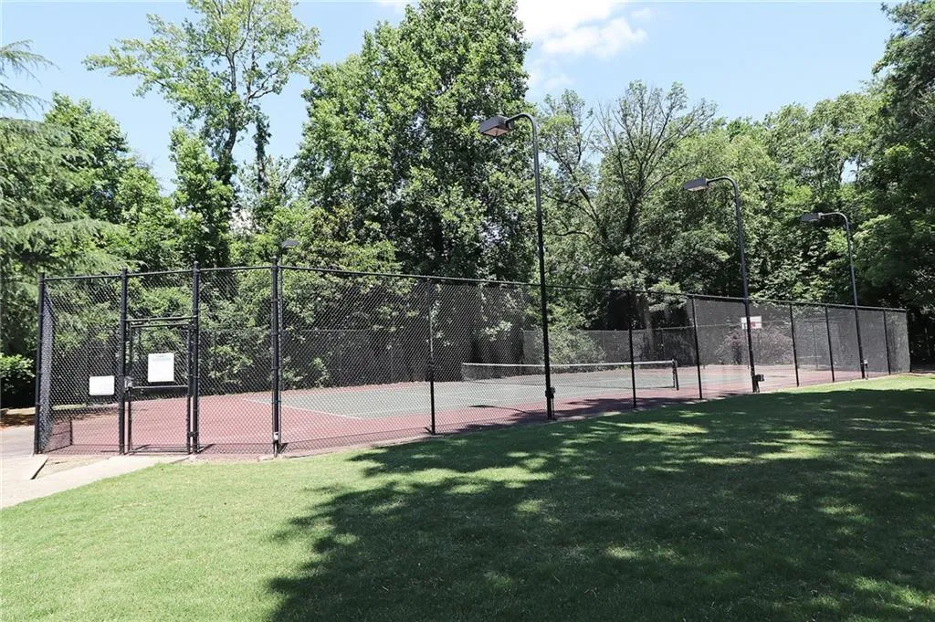 6700 Roswell Road Unit 22b, Atlanta, Georgia 30328, 2 Bedrooms Bedrooms, ,2 BathroomsBathrooms,Residential,Sold,6700 Roswell Road Unit 22b,6738378