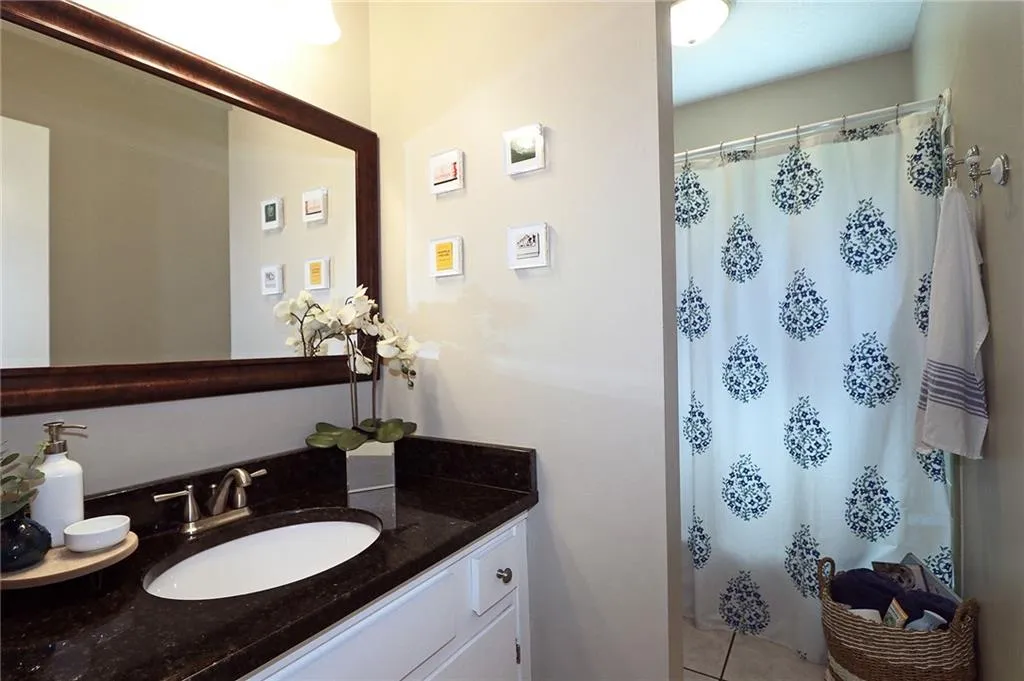 6700 Roswell Road Unit 22b, Atlanta, Georgia 30328, 2 Bedrooms Bedrooms, ,2 BathroomsBathrooms,Residential,Sold,6700 Roswell Road Unit 22b,6738378