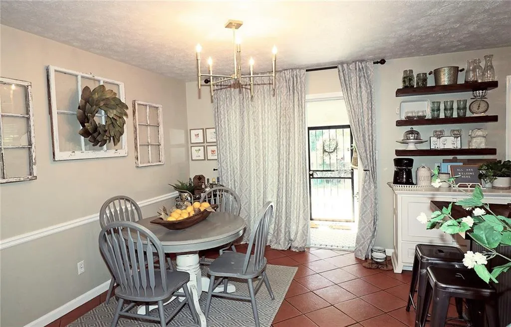 6700 Roswell Road Unit 22b, Atlanta, Georgia 30328, 2 Bedrooms Bedrooms, ,2 BathroomsBathrooms,Residential,Sold,6700 Roswell Road Unit 22b,6738378