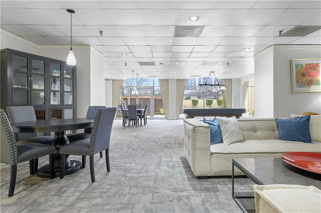 2479 Peachtree Road Unit 601, Atlanta, Georgia 30305, 1 Bedroom Bedrooms, ,1 BathroomBathrooms,Residential,For Sale,2479 Peachtree Road Unit 601,7571070