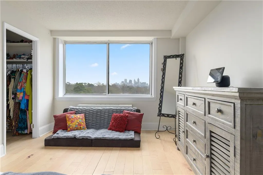 Need space for home office? This spot would be perfect and you could take in skyline views too!