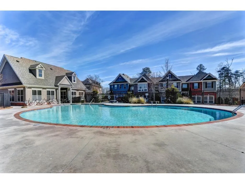 7655 Highland Bluff, Atlanta, Georgia 30328, 4 Bedrooms Bedrooms, ,3 BathroomsBathrooms,Residential,Sold,7655 Highland Bluff,5800482