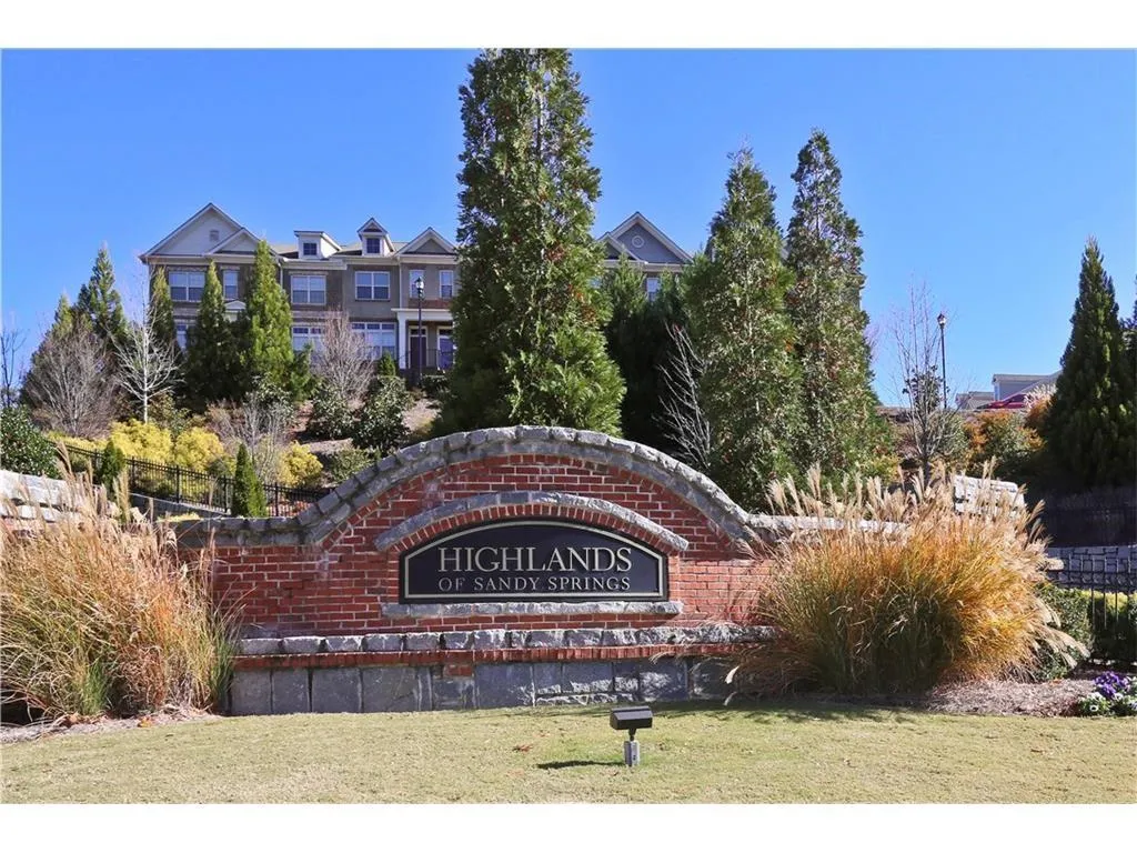 7655 Highland Bluff, Atlanta, Georgia 30328, 4 Bedrooms Bedrooms, ,3 BathroomsBathrooms,Residential,Sold,7655 Highland Bluff,5800482