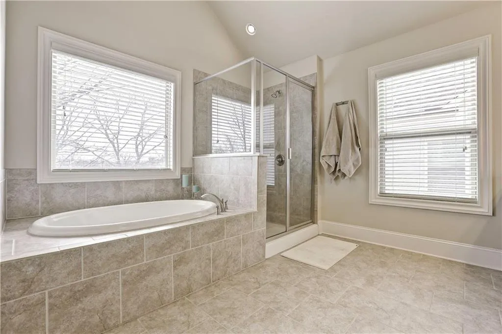 7655 Highland Bluff, Atlanta, Georgia 30328, 4 Bedrooms Bedrooms, ,3 BathroomsBathrooms,Residential,Sold,7655 Highland Bluff,5800482