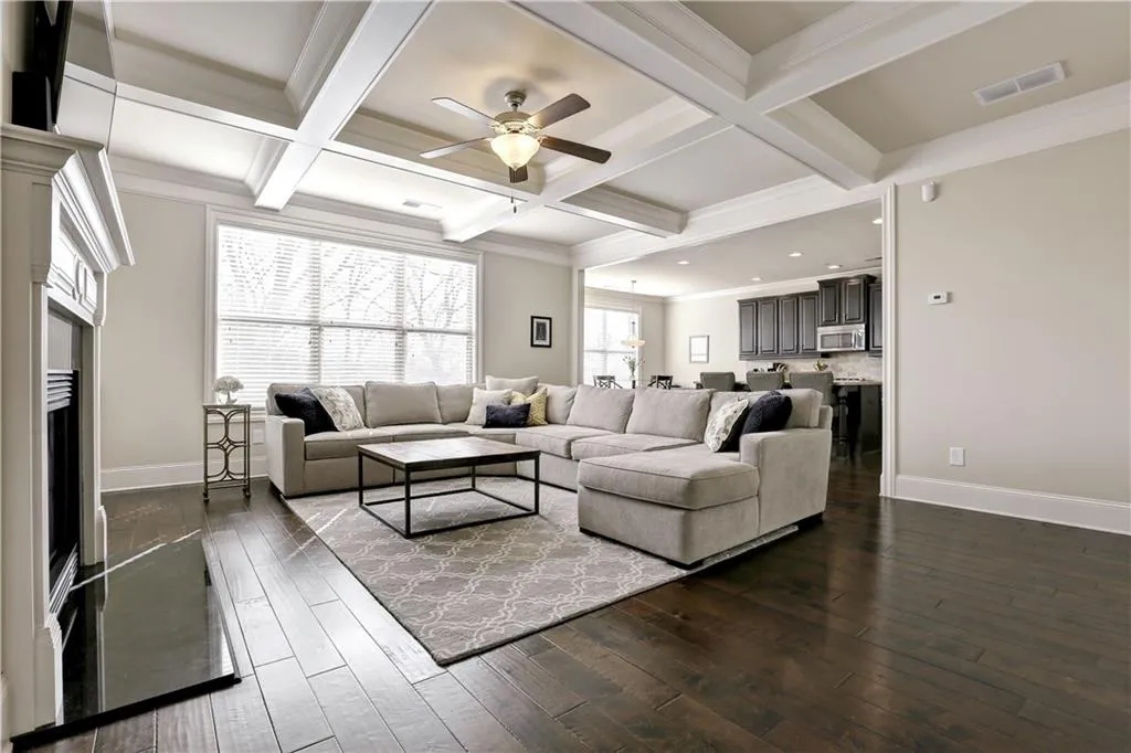 7655 Highland Bluff, Atlanta, Georgia 30328, 4 Bedrooms Bedrooms, ,3 BathroomsBathrooms,Residential,Sold,7655 Highland Bluff,5800482