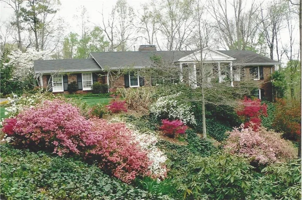 1120 Kingston Drive, Atlanta, Georgia 30342, 5 Bedrooms Bedrooms, ,2 BathroomsBathrooms,Residential,Sold,1120 Kingston Drive,5831251