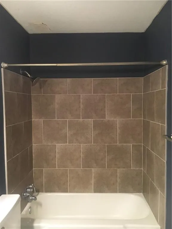 6900 Roswell Road Ne Unit D5, Sandy Springs, Georgia 30328, 3 Bedrooms Bedrooms, ,2 BathroomsBathrooms,Residential,Sold,6900 Roswell Road Ne Unit D5,7020177
