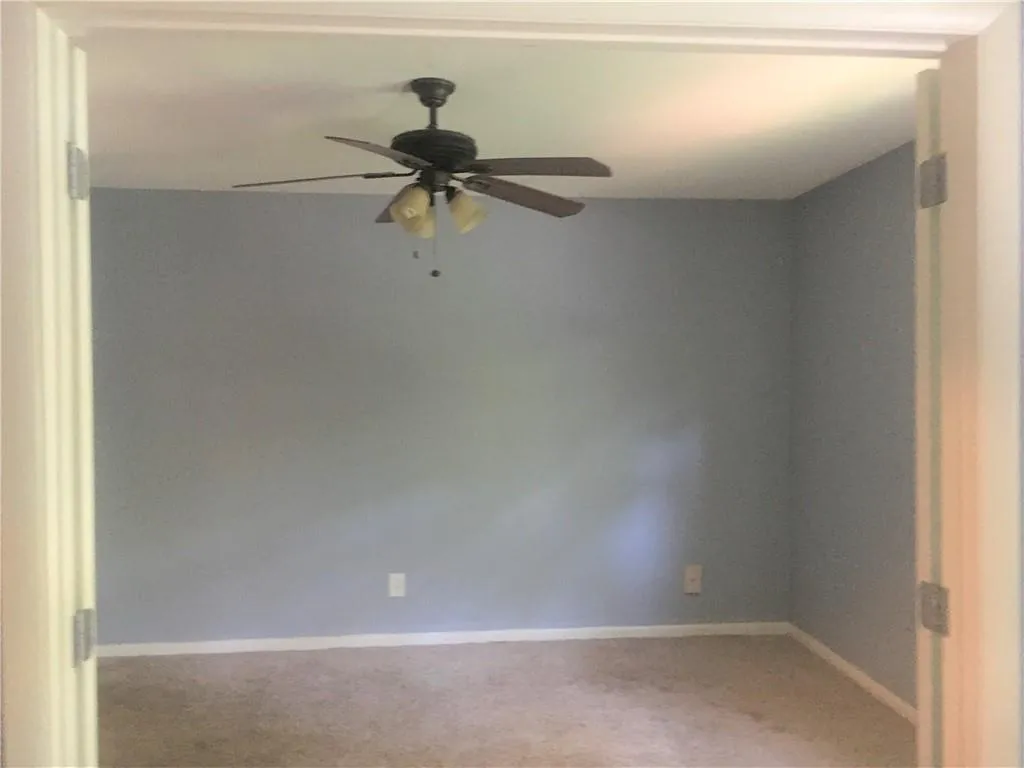 6900 Roswell Road Ne Unit D5, Sandy Springs, Georgia 30328, 3 Bedrooms Bedrooms, ,2 BathroomsBathrooms,Residential,Sold,6900 Roswell Road Ne Unit D5,7020177