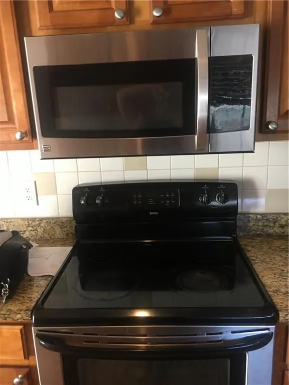 6900 Roswell Road Ne Unit D5, Sandy Springs, Georgia 30328, 3 Bedrooms Bedrooms, ,2 BathroomsBathrooms,Residential,Sold,6900 Roswell Road Ne Unit D5,7020177