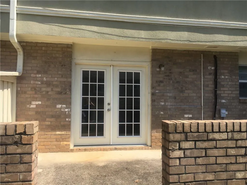 6900 Roswell Road Ne Unit D5, Sandy Springs, Georgia 30328, 3 Bedrooms Bedrooms, ,2 BathroomsBathrooms,Residential,Sold,6900 Roswell Road Ne Unit D5,7020177