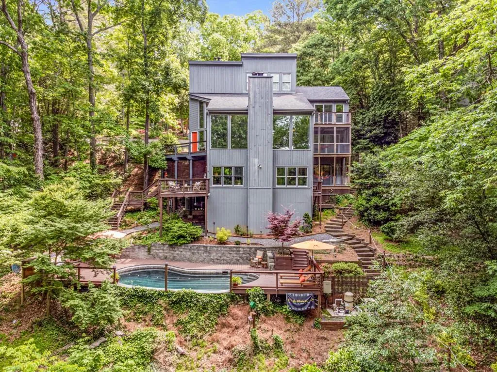 9445 Huntcliff Trace, Sandy Springs, Georgia 30350, 4 Bedrooms Bedrooms, ,4 BathroomsBathrooms,Residential,Sold,9445 Huntcliff Trace,7041606