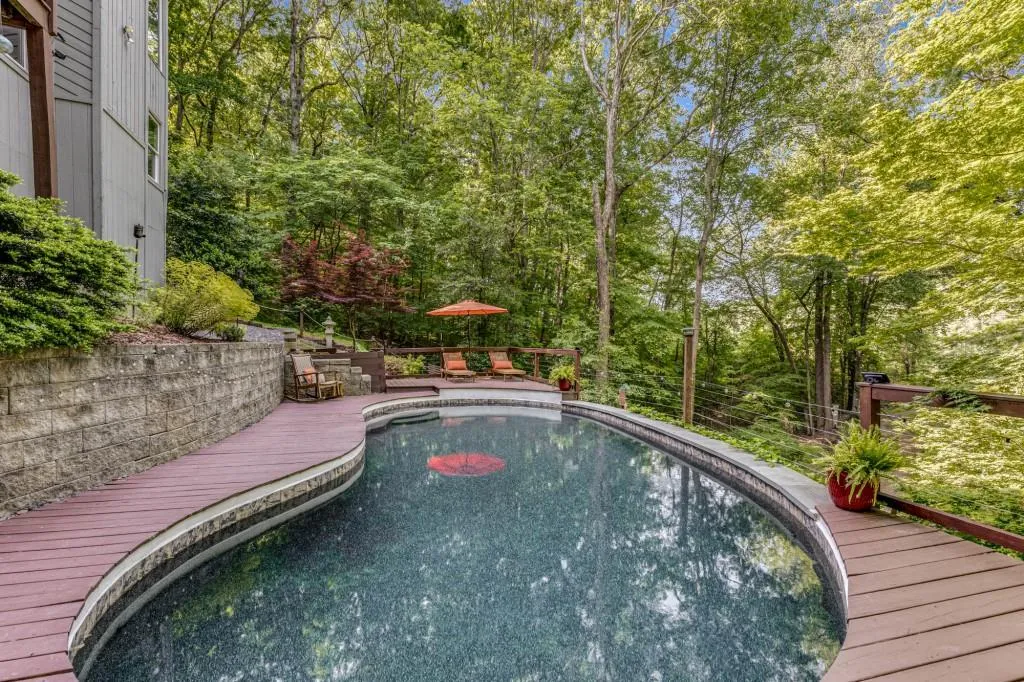 9445 Huntcliff Trace, Sandy Springs, Georgia 30350, 4 Bedrooms Bedrooms, ,4 BathroomsBathrooms,Residential,Sold,9445 Huntcliff Trace,7041606