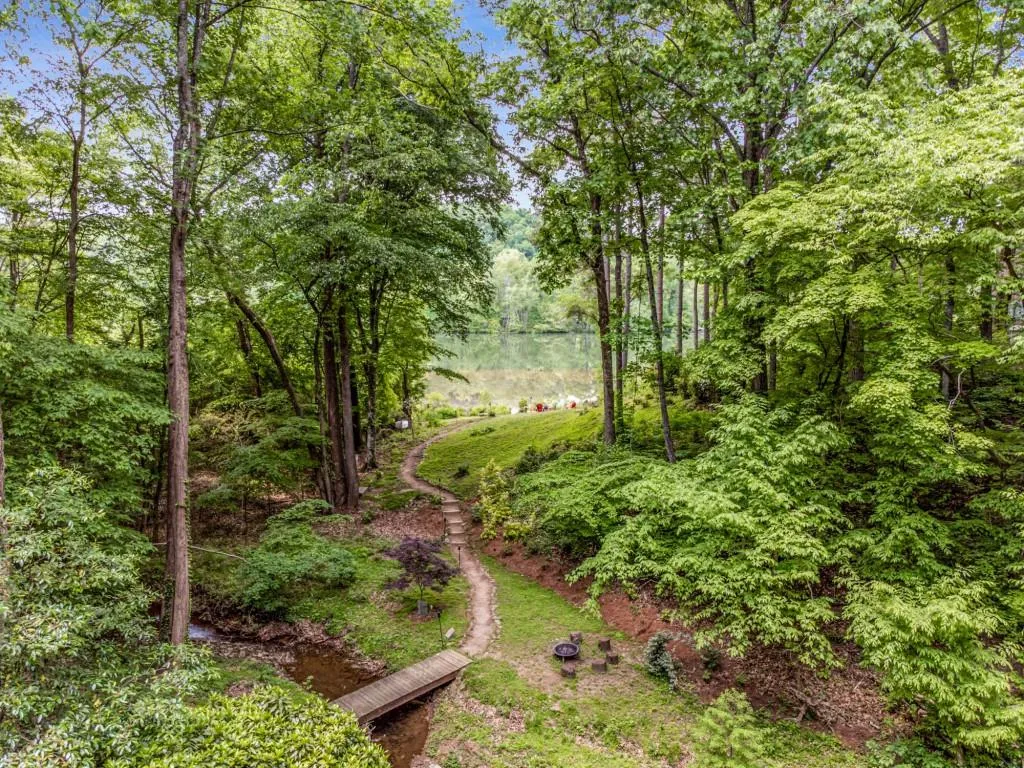 9445 Huntcliff Trace, Sandy Springs, Georgia 30350, 4 Bedrooms Bedrooms, ,4 BathroomsBathrooms,Residential,Sold,9445 Huntcliff Trace,7041606