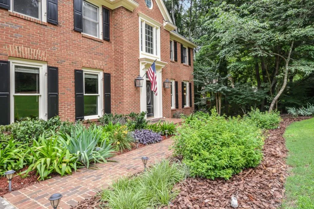 120 Wing Mill Road, Sandy Springs, Georgia 30350, 5 Bedrooms Bedrooms, ,4 BathroomsBathrooms,Residential,Sold,120 Wing Mill Road,6569508