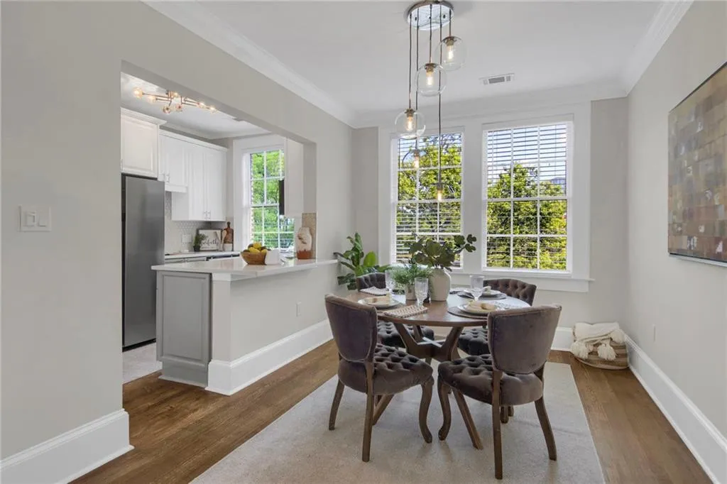 2814 Peachtree Road Nw Unit 11, Atlanta, Georgia 30305, 2 Bedrooms Bedrooms, ,1 BathroomBathrooms,Residential,For Sale,2814 Peachtree Road Nw Unit 11,7612257