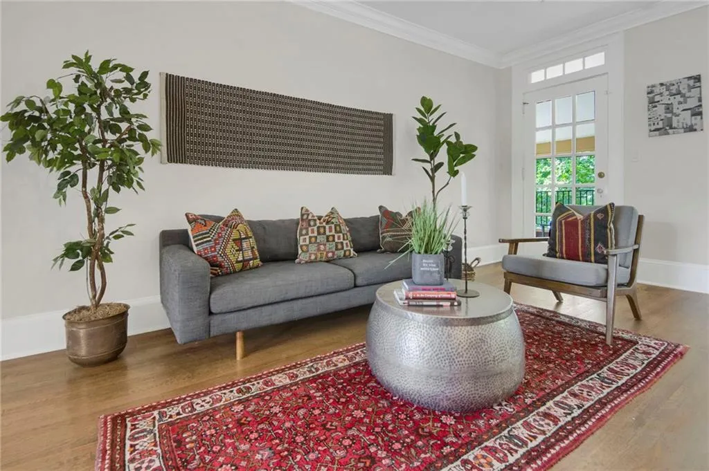 2814 Peachtree Road Nw Unit 11, Atlanta, Georgia 30305, 2 Bedrooms Bedrooms, ,1 BathroomBathrooms,Residential,For Sale,2814 Peachtree Road Nw Unit 11,7612257