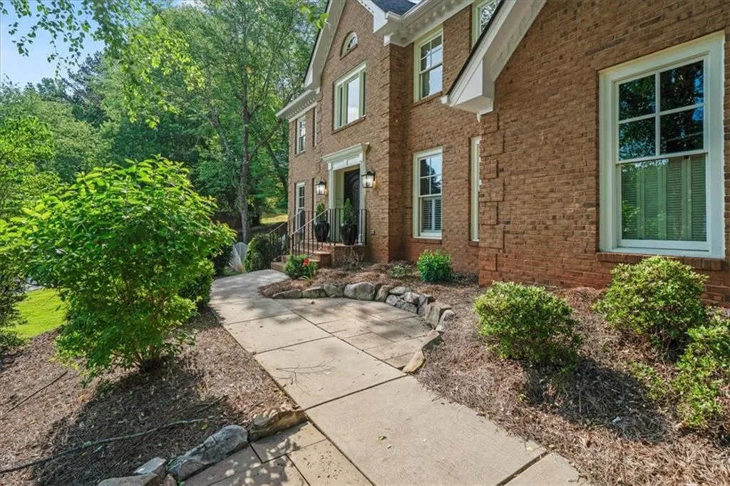 1880 Redbourne Drive, Atlanta, Georgia 30350, 5 Bedrooms Bedrooms, ,4 BathroomsBathrooms,Residential,Sold,1880 Redbourne Drive,7571131
