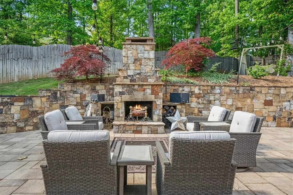 1880 Redbourne Drive, Atlanta, Georgia 30350, 5 Bedrooms Bedrooms, ,4 BathroomsBathrooms,Residential,Sold,1880 Redbourne Drive,7571131