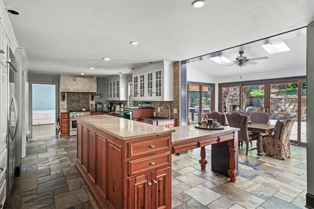 1880 Redbourne Drive, Atlanta, Georgia 30350, 5 Bedrooms Bedrooms, ,4 BathroomsBathrooms,Residential,Sold,1880 Redbourne Drive,7571131