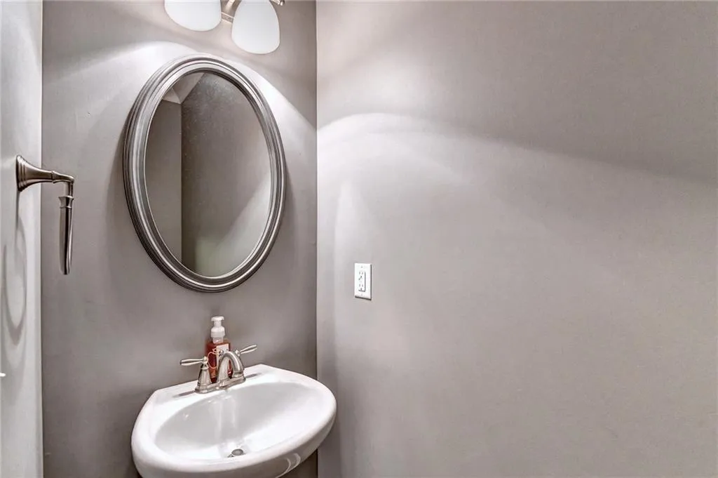 7605 Glisten Avenue, Atlanta, Georgia 30328, 4 Bedrooms Bedrooms, ,3 BathroomsBathrooms,Residential,Sold,7605 Glisten Avenue,7054994