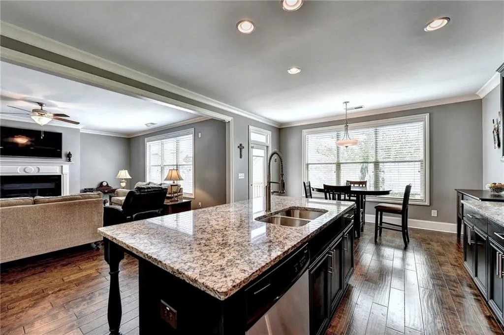 7605 Glisten Avenue, Atlanta, Georgia 30328, 4 Bedrooms Bedrooms, ,3 BathroomsBathrooms,Residential,Sold,7605 Glisten Avenue,7054994