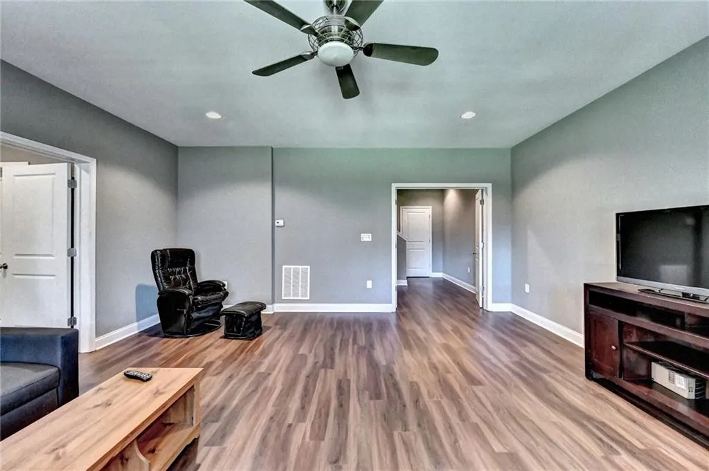 7605 Glisten Avenue, Atlanta, Georgia 30328, 4 Bedrooms Bedrooms, ,3 BathroomsBathrooms,Residential,Sold,7605 Glisten Avenue,7054994